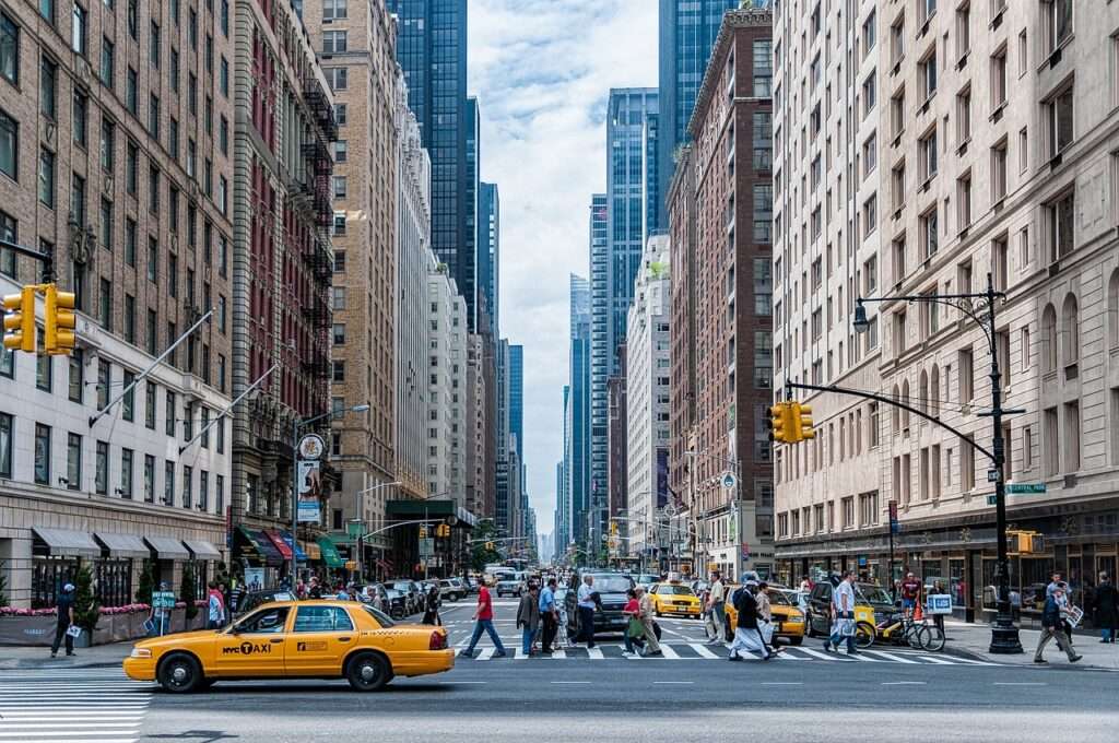 Q. How do I get from Newark Liberty International Airport (EWR) to Manhattan?