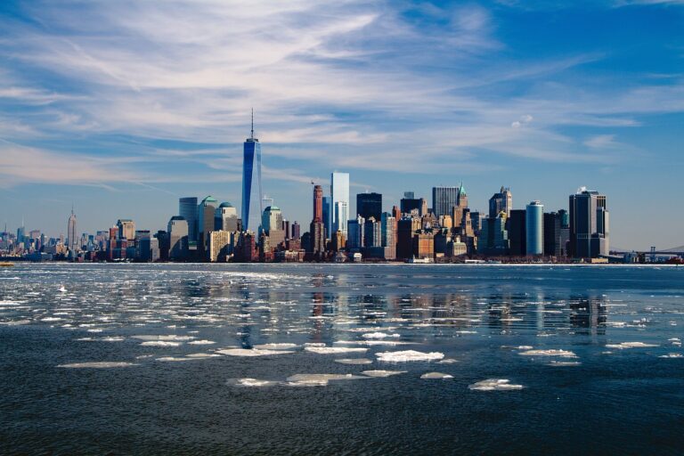 HOW DO I TRAVEL FROM NEWARK TO MANHATTAN