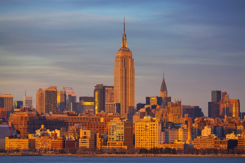 Q. How far is it from LaGuardia Airport to Newark Airport?